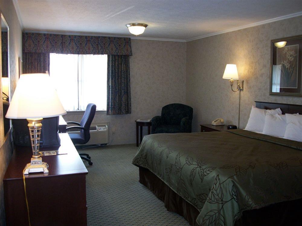 Red Roof Inn & Suites Lexington - Hamburg Zewnętrze zdjęcie